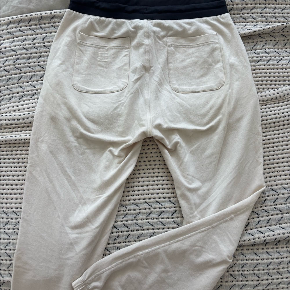 Vuori Laguna Joggers Women’s Size S - Picture 3 of 5